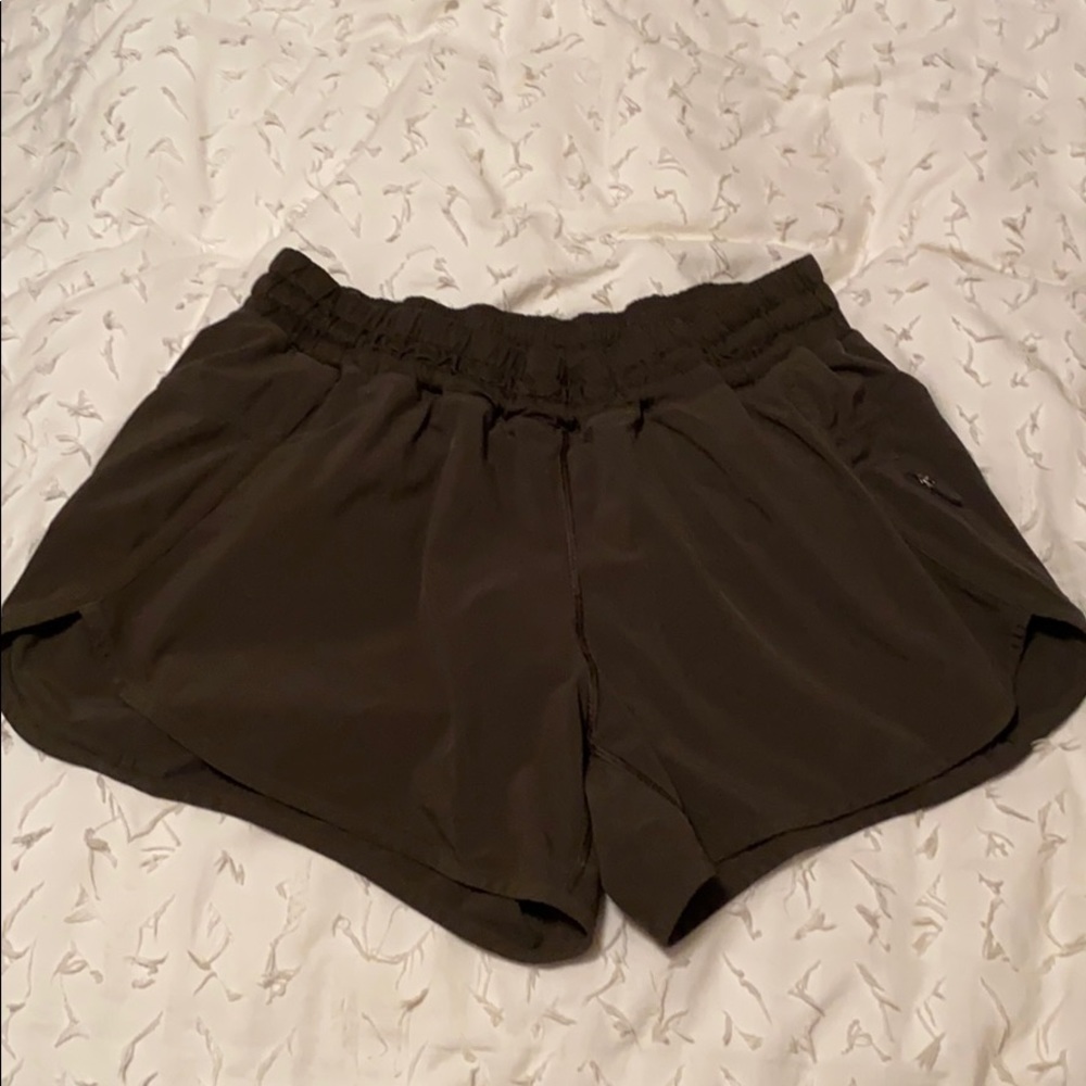 Lululemon tracker short V 4 inch